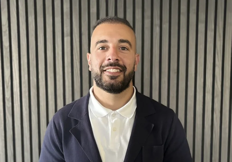 Julian Toufik, Medgrundare och redovisningskonsult på Ec-counting